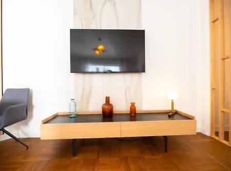 Prestigious Near Champs Elysees Apartmán *